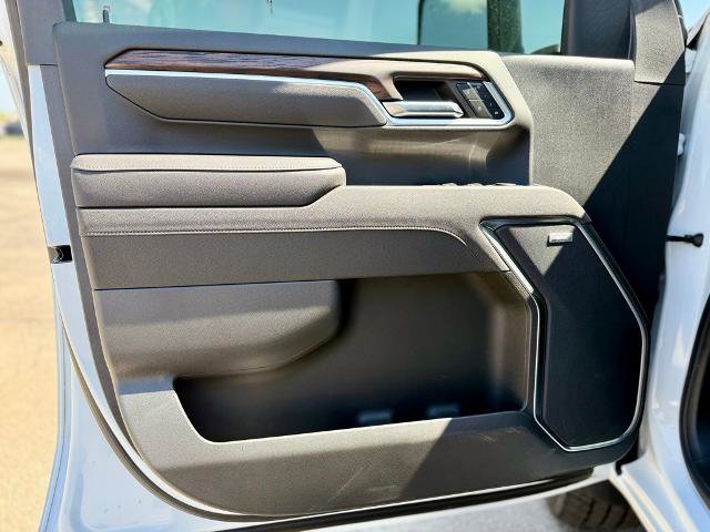 New 2025 GMC Sierra 2500 SLT w/ SLT Premium Package image 9