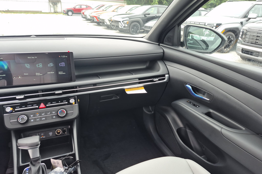 New 2027 Hyundai Santa Cruz SE FWD image 18