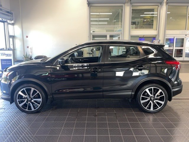 Used 2018 Nissan Rogue Sport SL w/ SL Premium Package AWD/4WD image 4