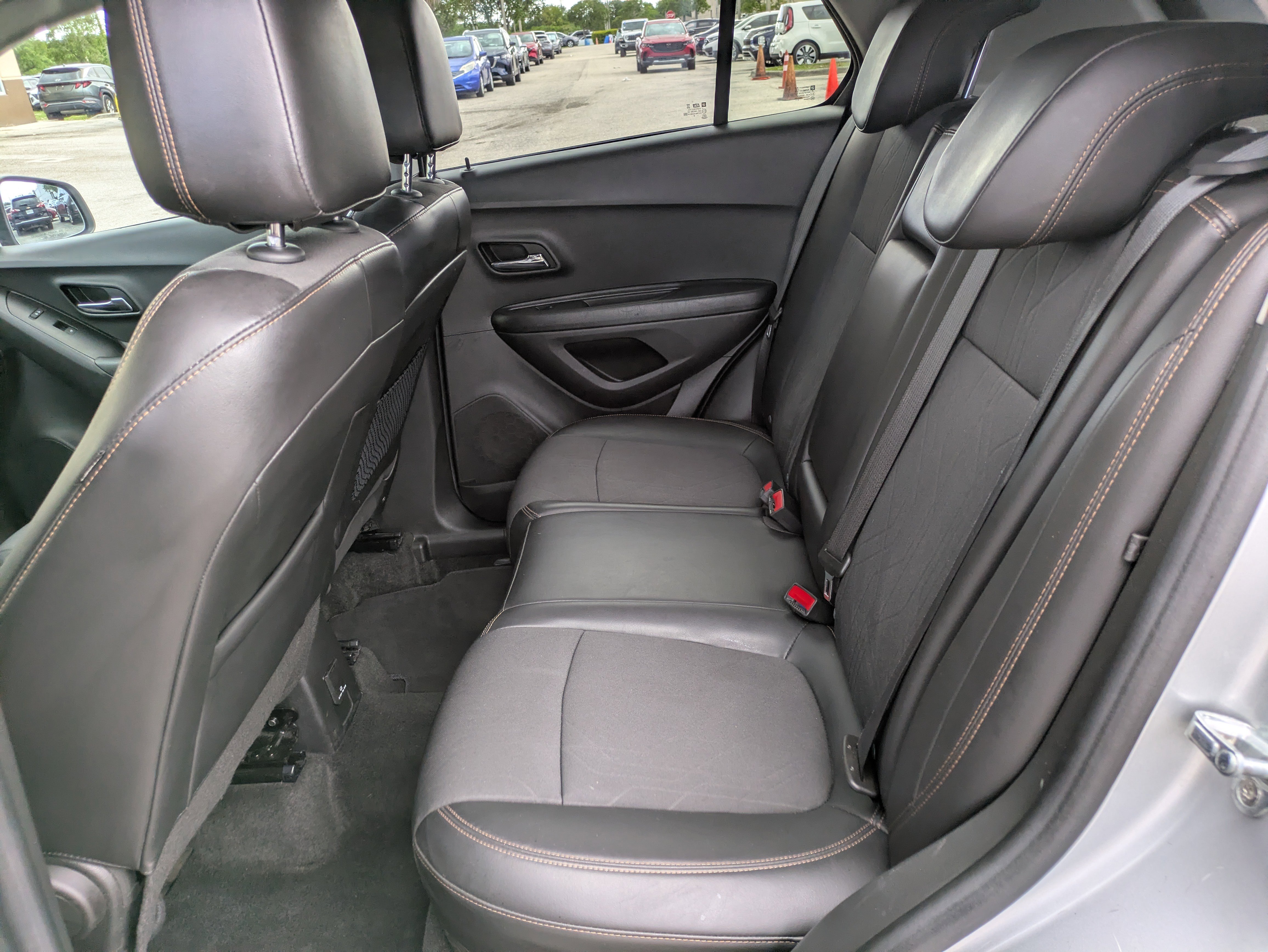 Used 2021 Chevrolet Trax LT w/ Sport Edition FWD image 13