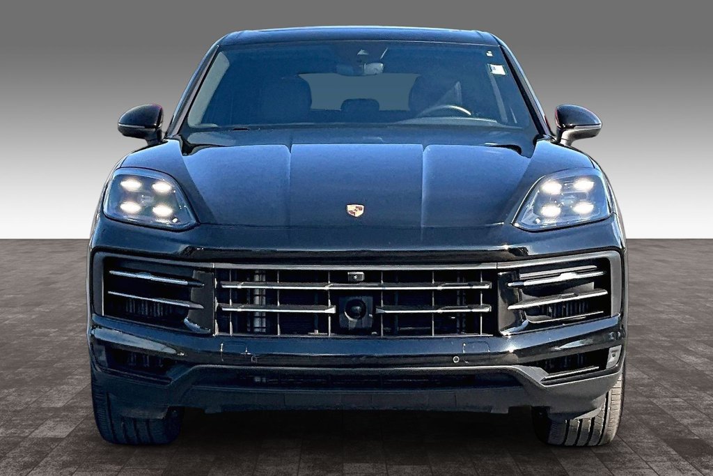 Used 2025 Porsche Cayenne AWD/4WD image 26