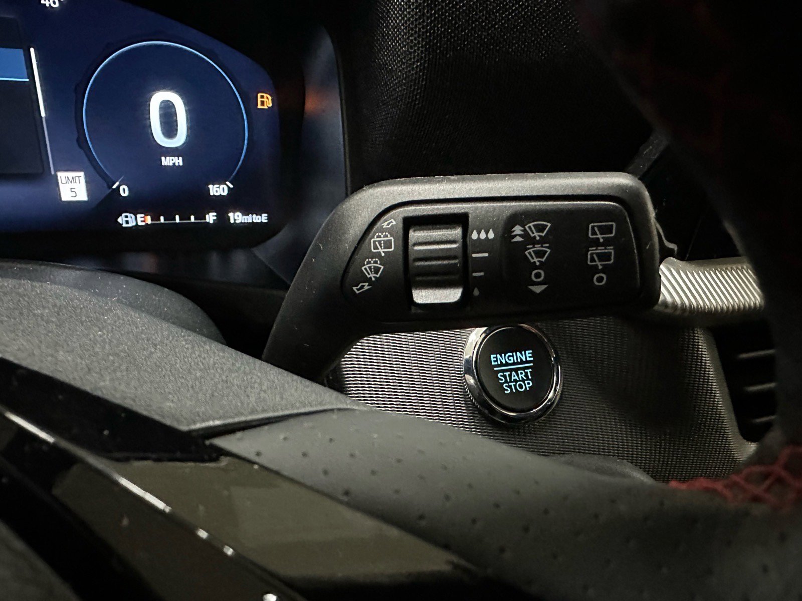 Certified 2025 Ford Explorer ST-Line image 45