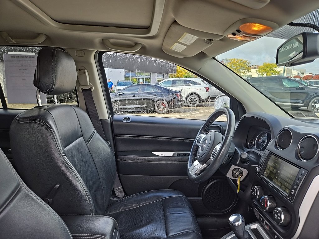 Used 2017 Jeep Compass High Altitude AWD/4WD image 30