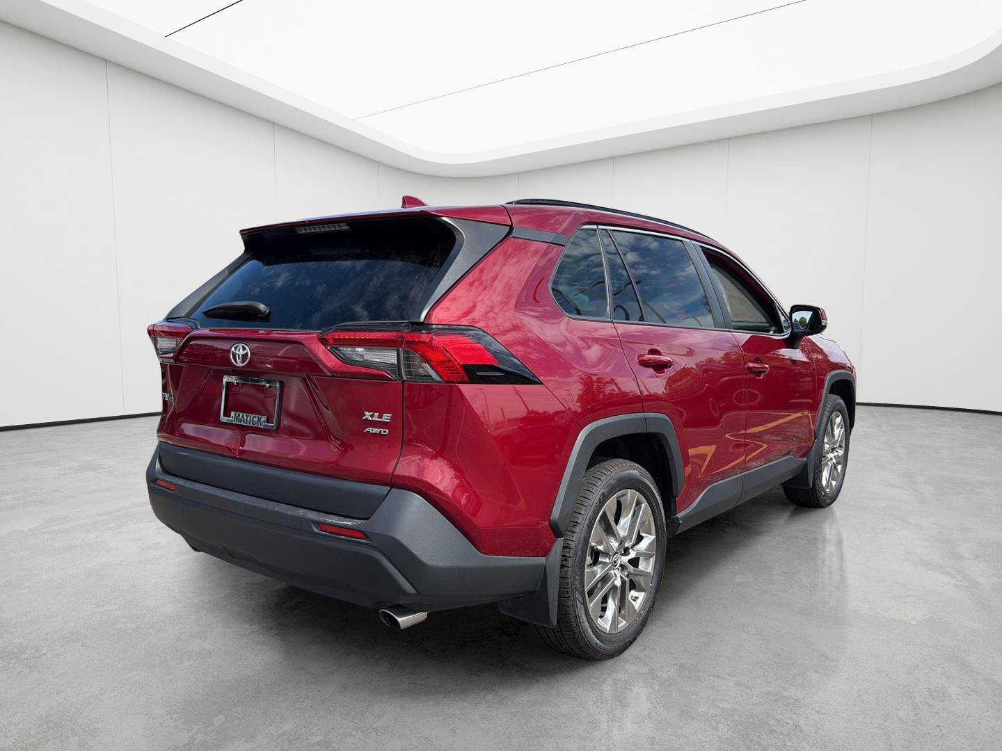 Used 2019 Toyota RAV4 XLE Premium w/ Cold Weather Package AWD/4WD image 12