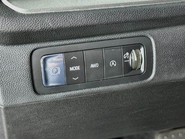 Used 2026 Chevrolet Traverse LT AWD/4WD image 10