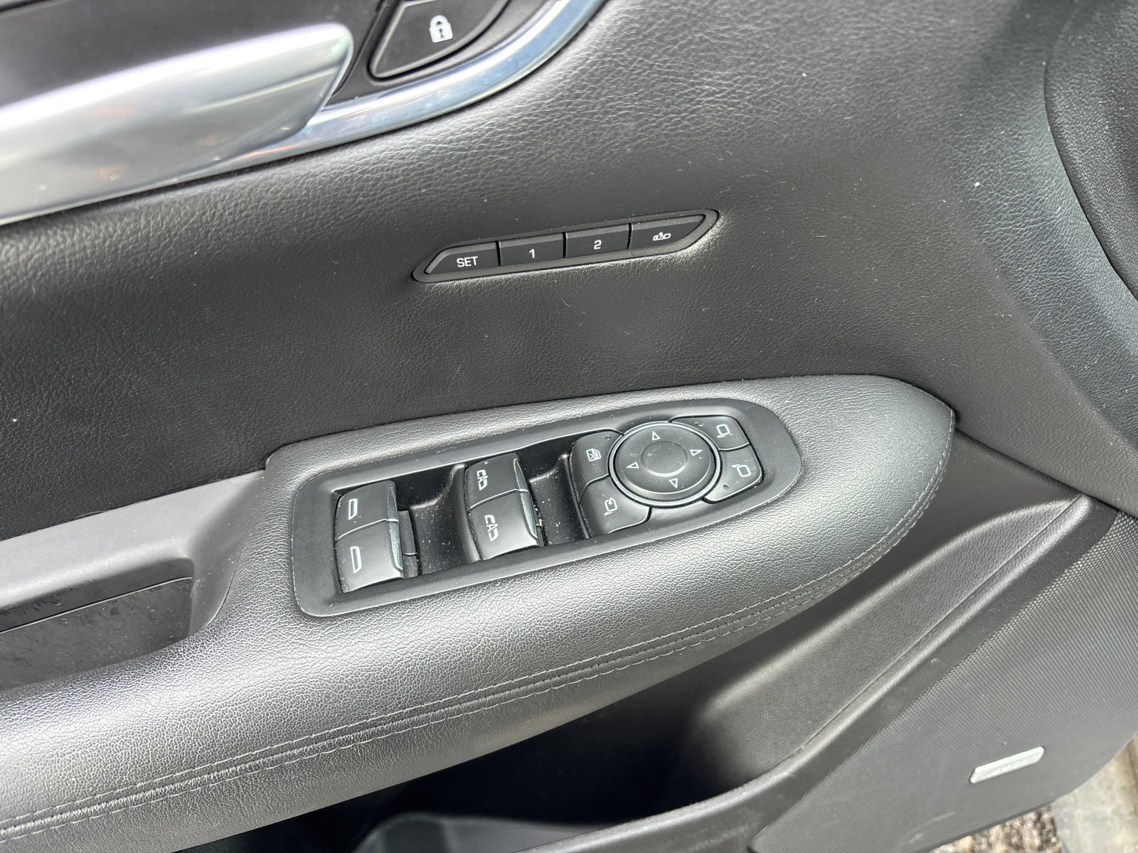 Used 2018 Cadillac XT5 Luxury w/ LPO, Black Ice Package image 13