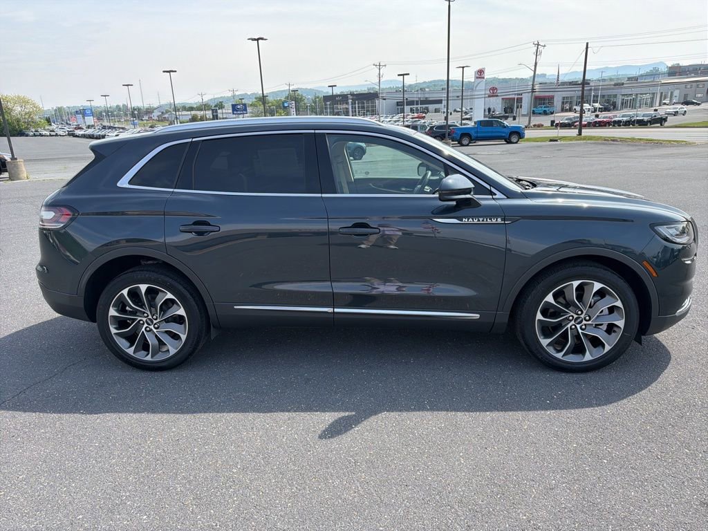 Certified 2023 Lincoln Nautilus Reserve w/ Luxury Package AWD/4WD image 6