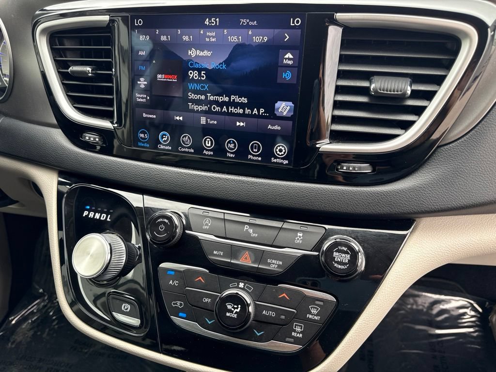 Used 2020 Chrysler Pacifica Touring-L Plus FWD image 35
