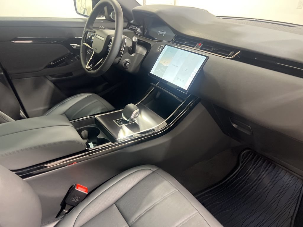 Certified 2026 Land Rover Range Rover Evoque Dynamic SE AWD/4WD image 24