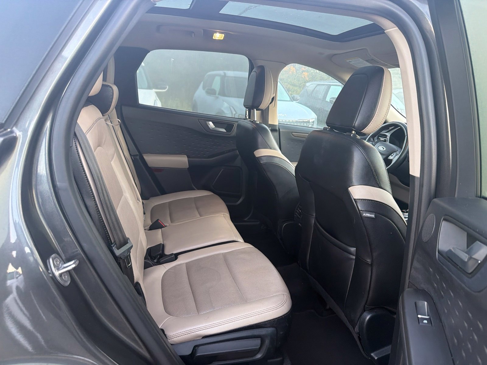 Used 2020 Ford Escape Titanium w/ Titanium Premium Package 2.0 AWD/4WD image 23