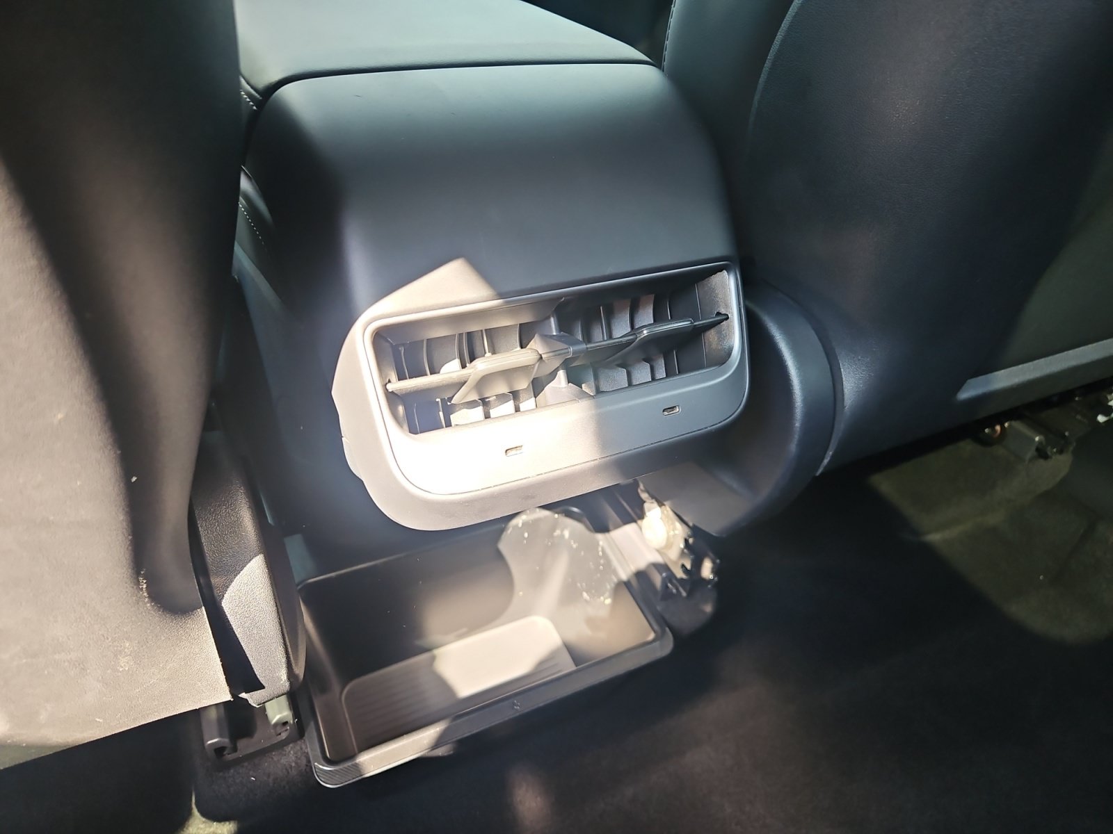 Used 2024 Tesla Model Y Long Range AWD/4WD image 13