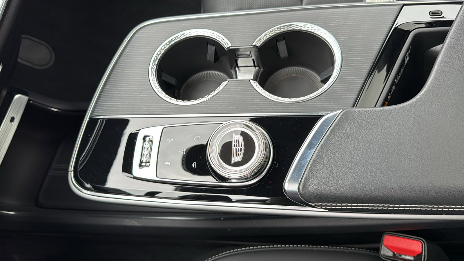 Certified 2024 Cadillac Lyriq Luxury w/ LPO, Floor Liner Package image 21