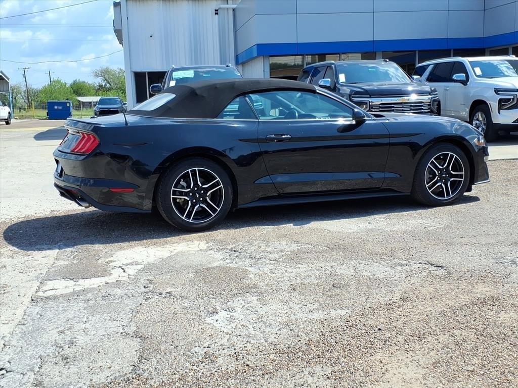 Used 2023 Ford Mustang Premium image 4
