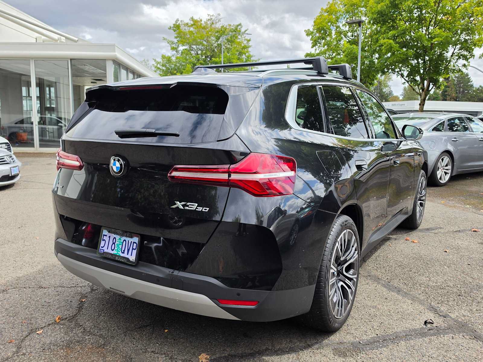 Used 2025 BMW X3 xDrive30i w/ Premium Package AWD/4WD image 3