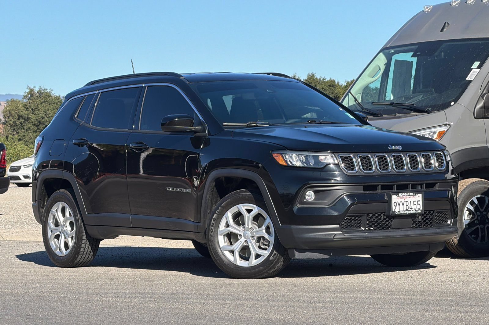 Used 2024 Jeep Compass Latitude AWD/4WD image 2