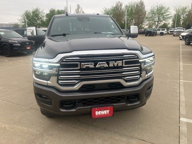 Used 2025 RAM 2500 Laramie AWD/4WD image 2