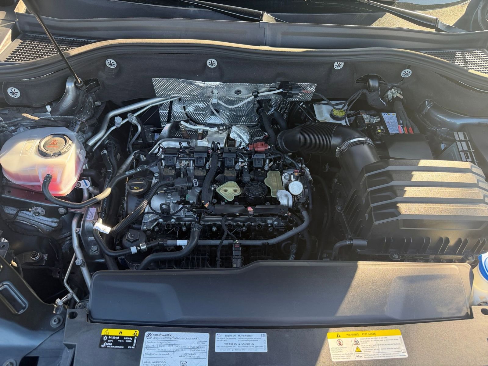 Used 2025 Volkswagen Atlas SE image 32