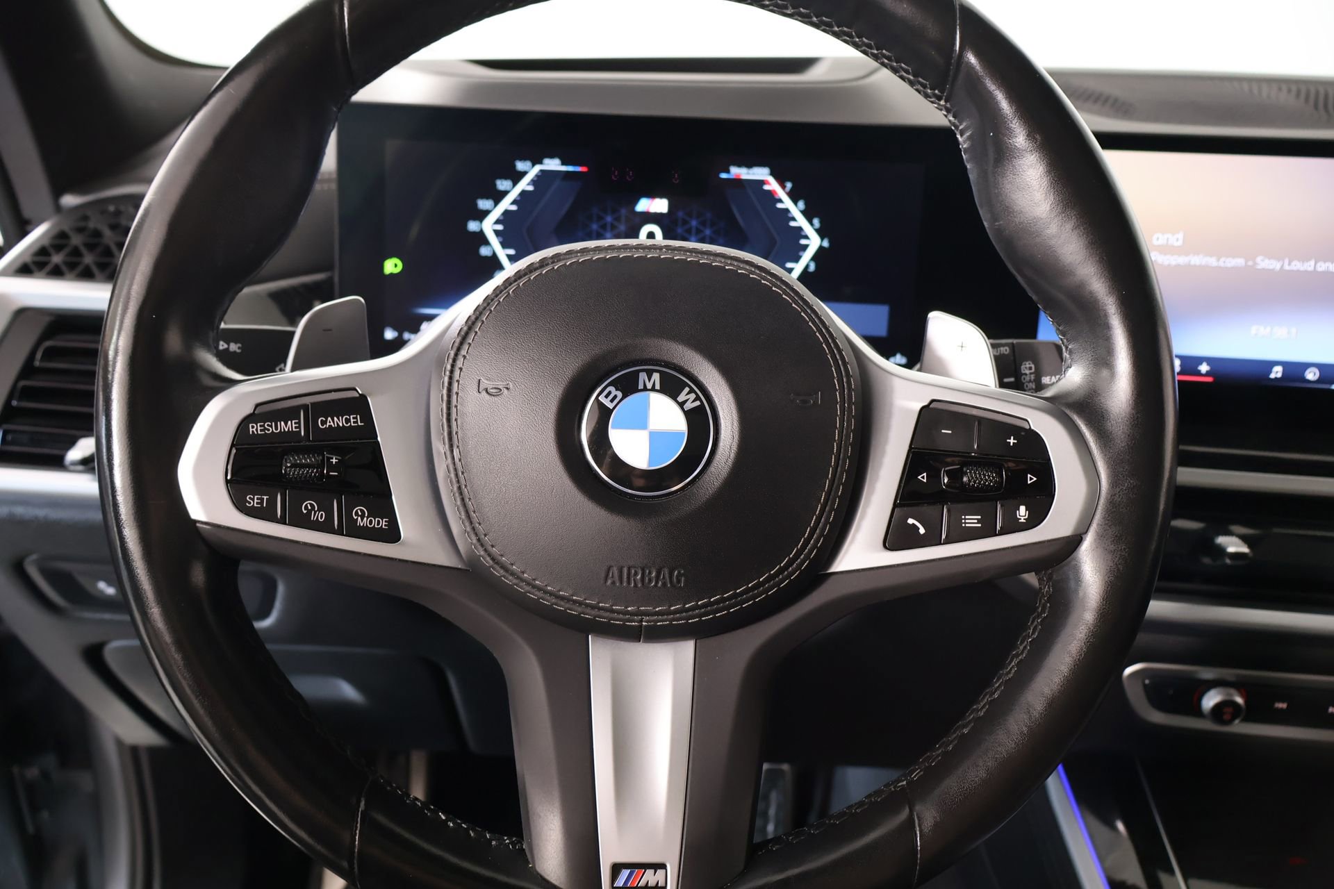 Used 2024 BMW X5 xDrive40i w/ M Sport Package AWD/4WD image 3