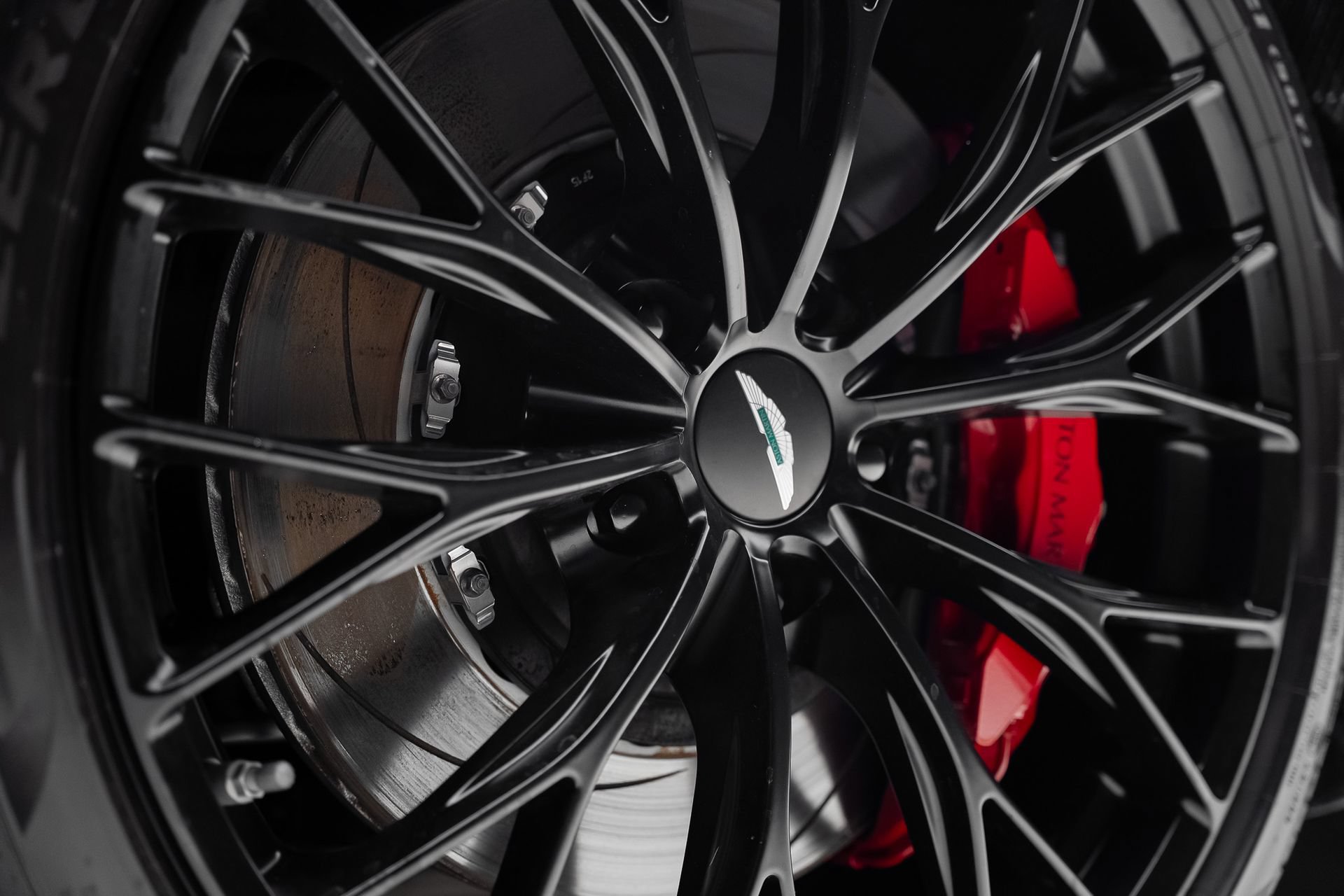 Used 2023 Aston Martin V8 Vantage Roadster RWD image 24