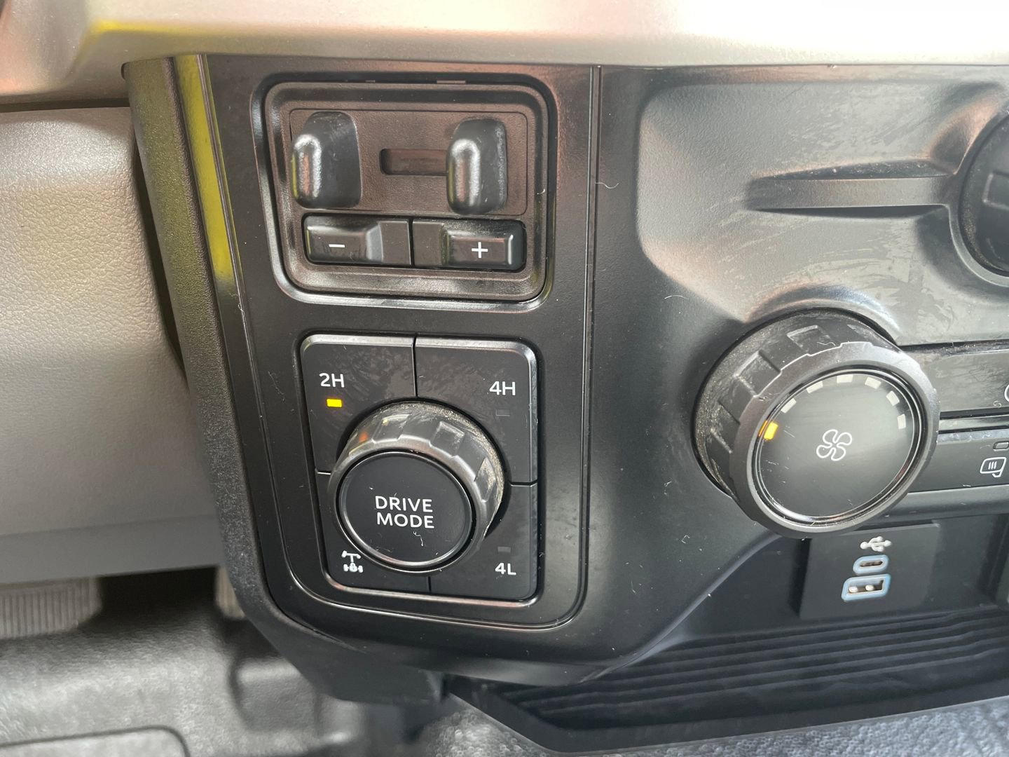 Used 2024 Ford F250 XL w/ XL Chrome Package image 19