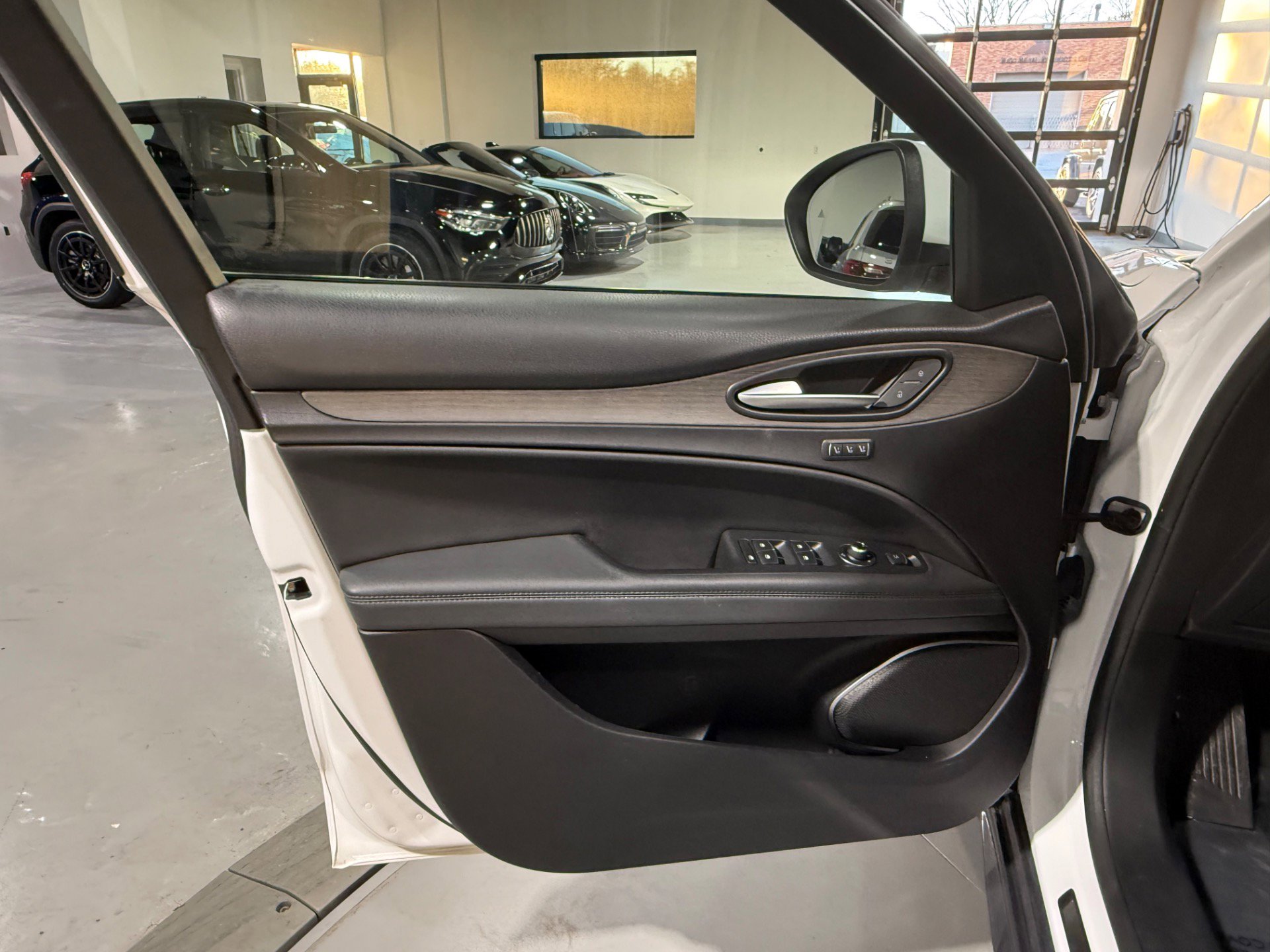 Used 2022 Alfa Romeo Stelvio Ti image 16