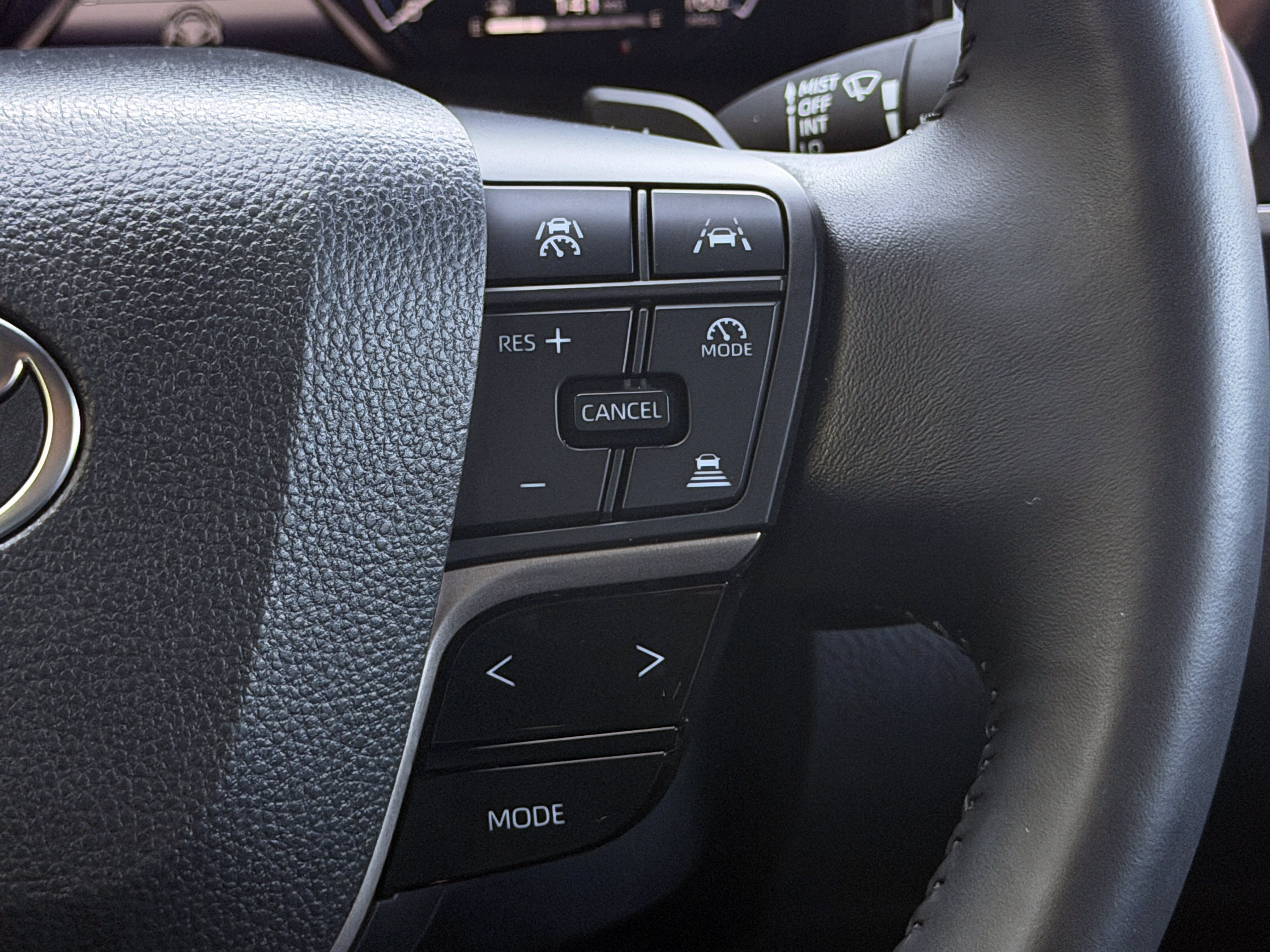 Used 2025 Toyota Camry XSE FWD image 34
