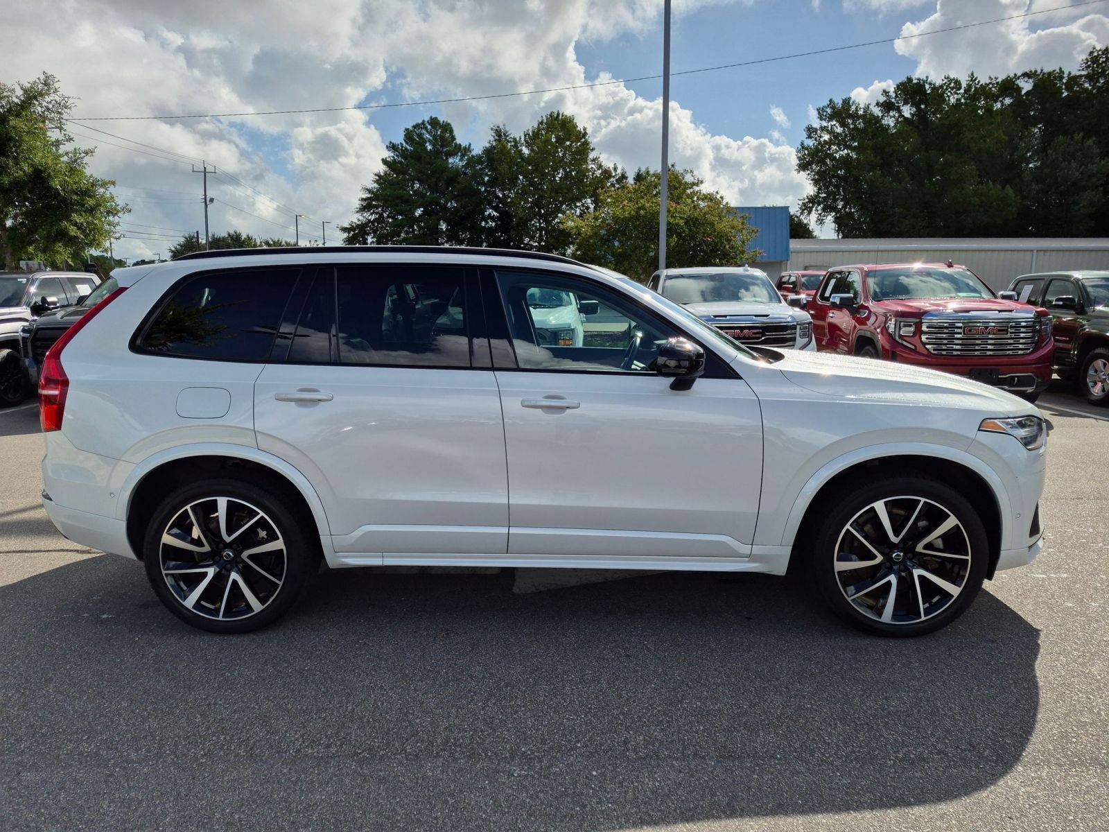 Used 2023 Volvo XC90 T8 Plus w/ Protection Package AWD/4WD image 2