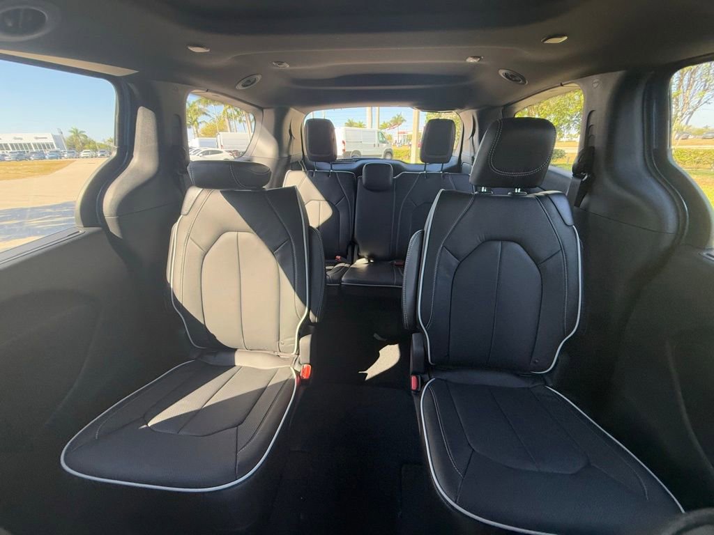 New 2026 Chrysler Pacifica Limited image 26