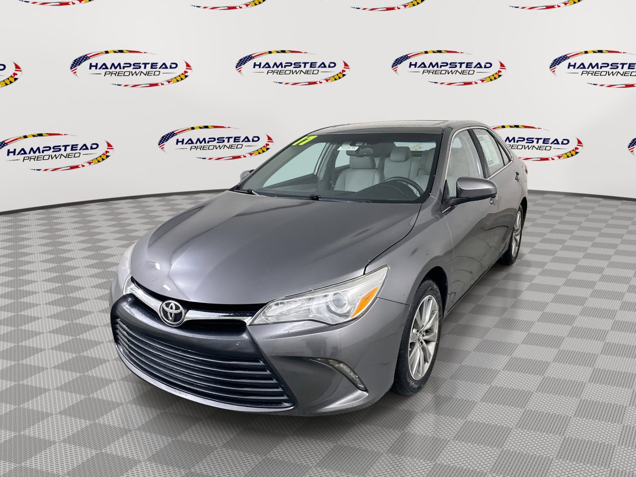 Used 2017 Toyota Camry XLE w/ Moonroof Package FWD image 1