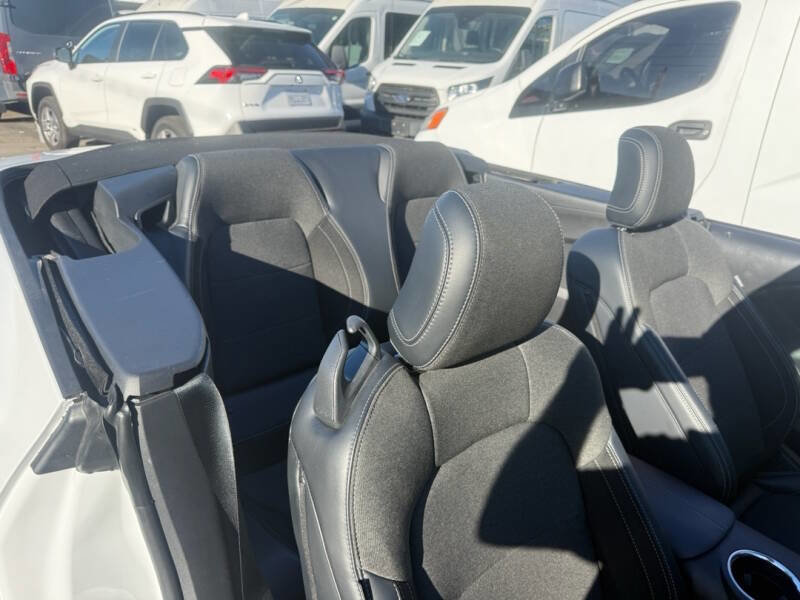 Used 2025 Ford Mustang Convertible image 7