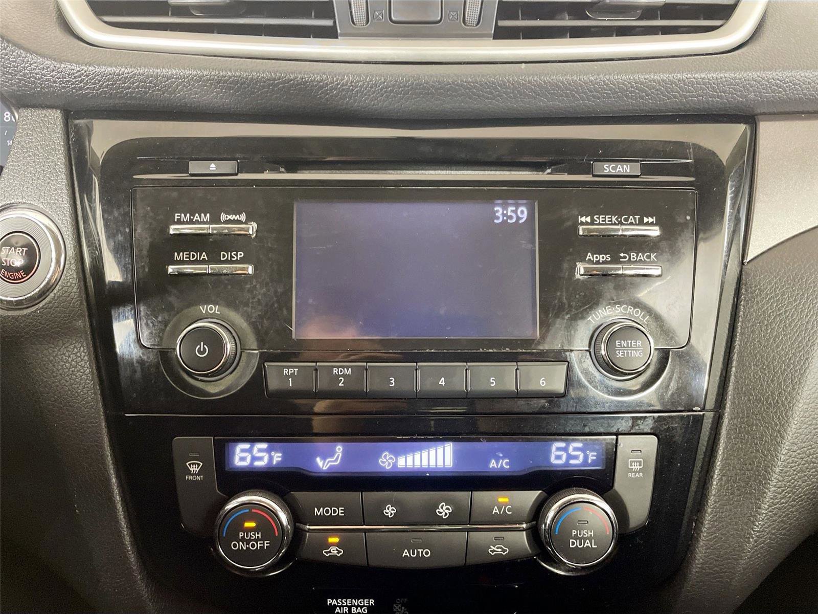 Used 2014 Nissan Rogue SV FWD image 7