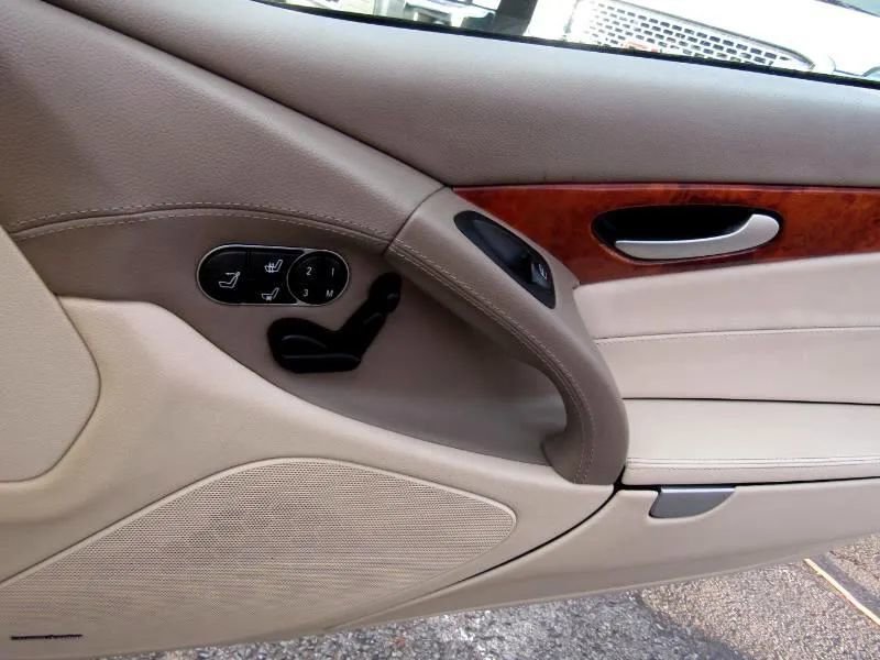 Used 2009 Mercedes-Benz SL 550 image 12