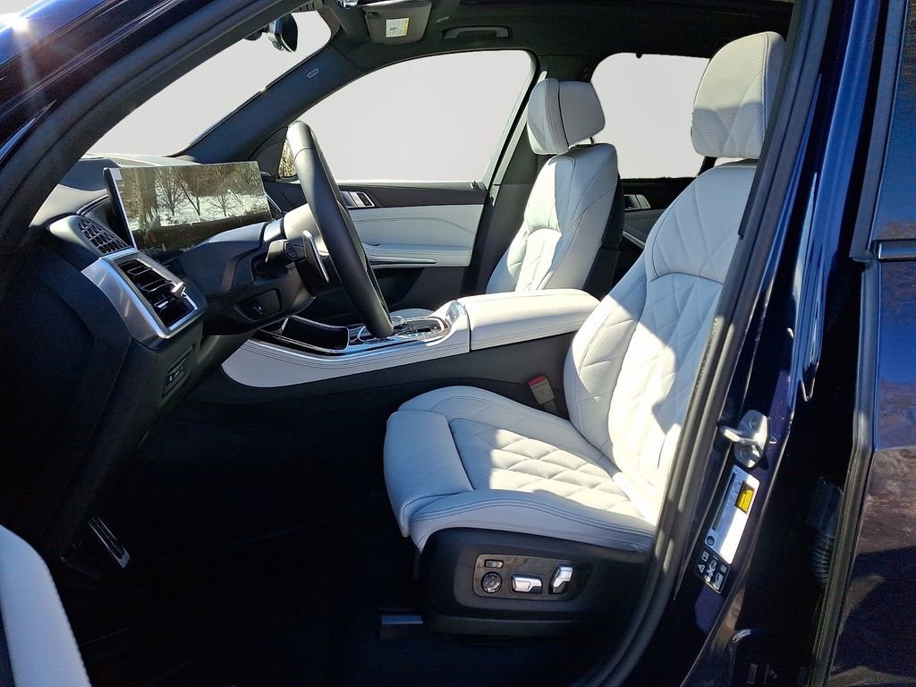 Used 2026 BMW X5 xDrive40i w/ M Sport Package image 14