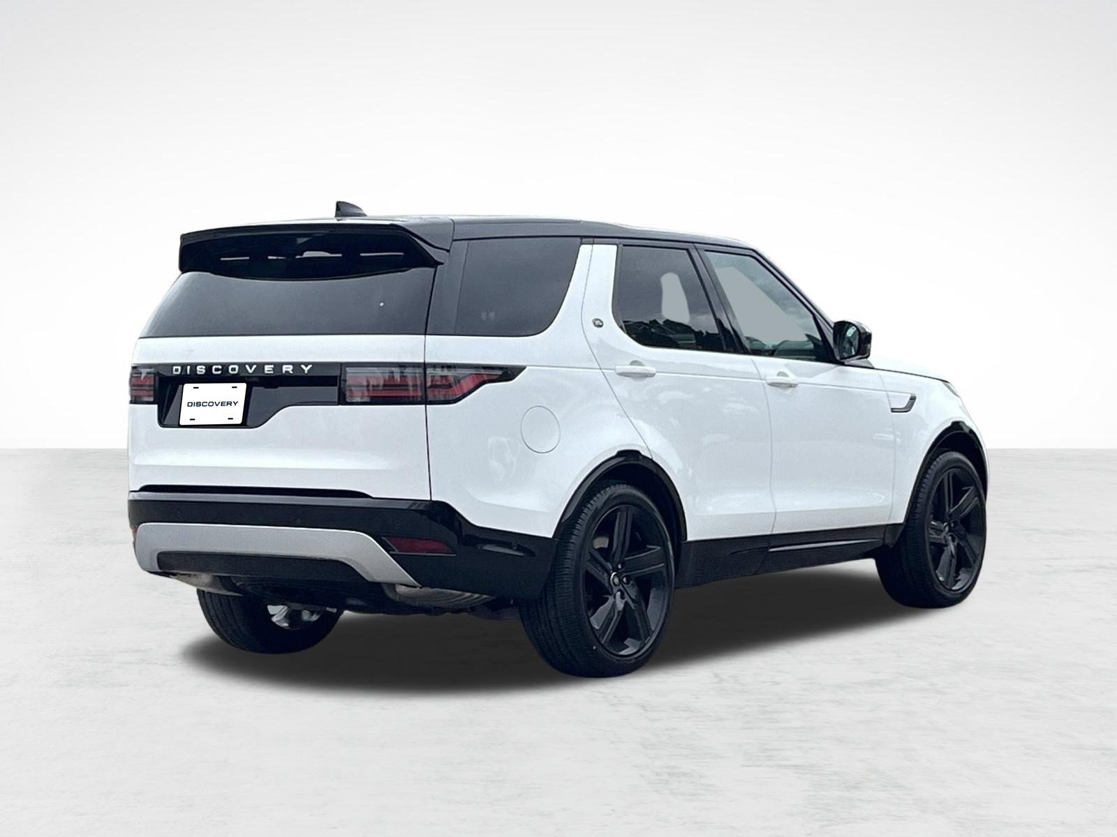 Used 2025 Land Rover Discovery Metropolitan Edition AWD/4WD image 8