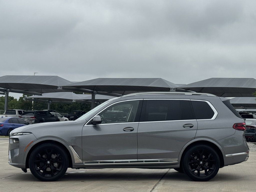 Used 2025 BMW X7 xDrive40i AWD/4WD image 3
