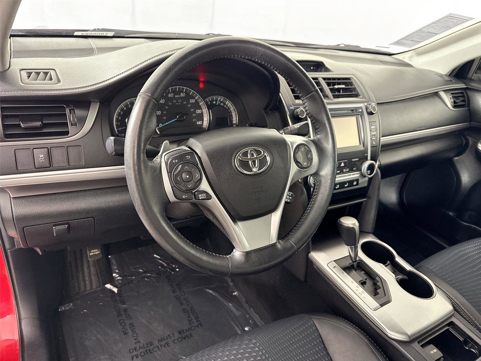 Used 2014 Toyota Camry SE w/ Fleet Convenience Package FWD image 4