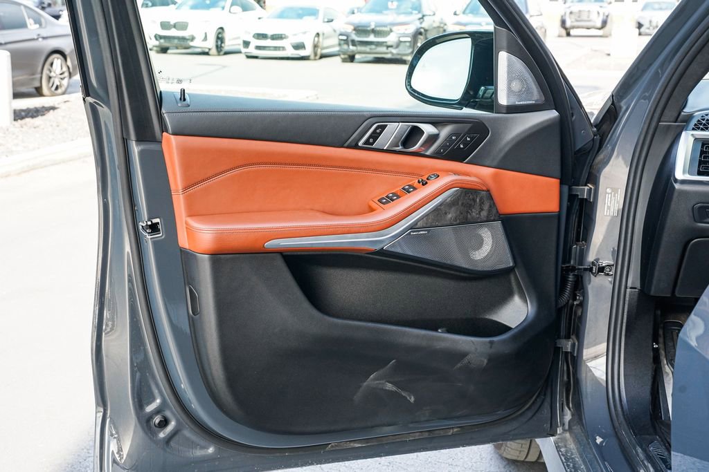 Certified 2025 BMW X5 M60i AWD/4WD image 8
