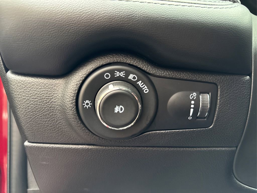 Used 2022 Dodge Durango SXT w/ Anodized Platinum Package image 24