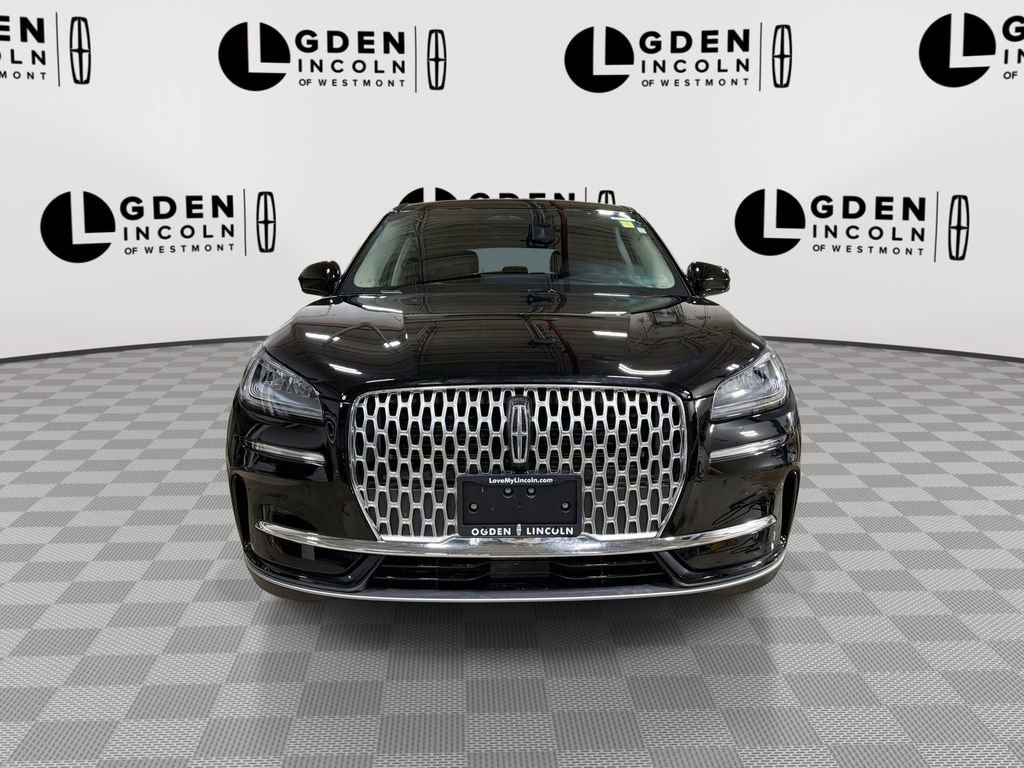 Used 2025 Lincoln Corsair AWD image 3