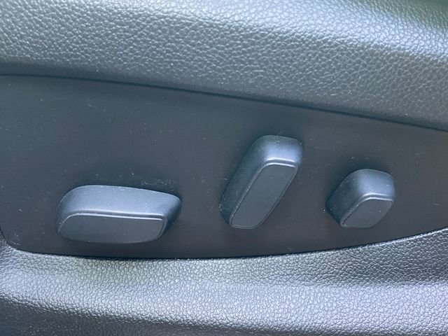 Used 2018 Chevrolet Silverado 1500 LT w/ All Star Edition image 32