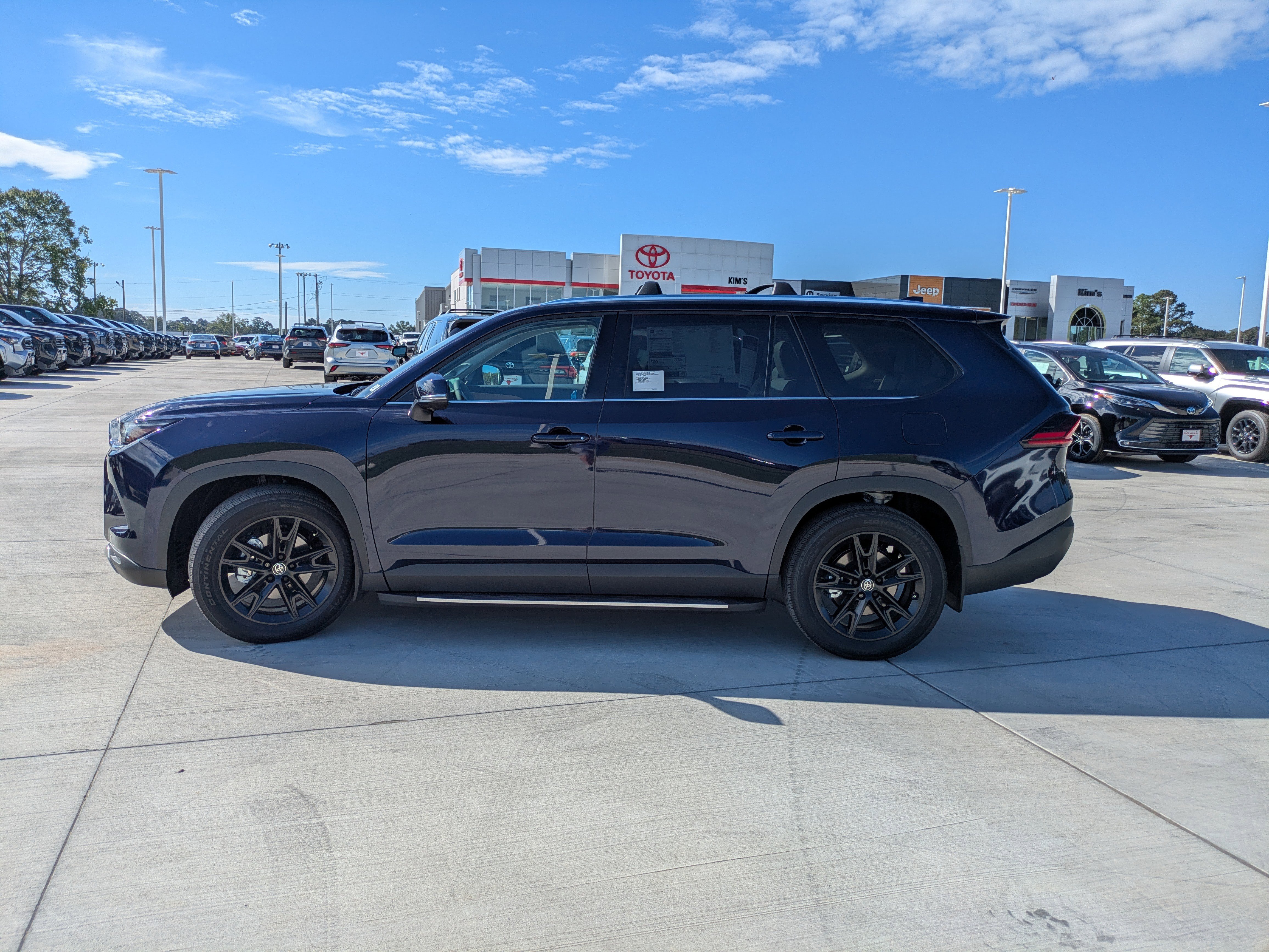 New 2025 Toyota Grand Highlander FWD image 4