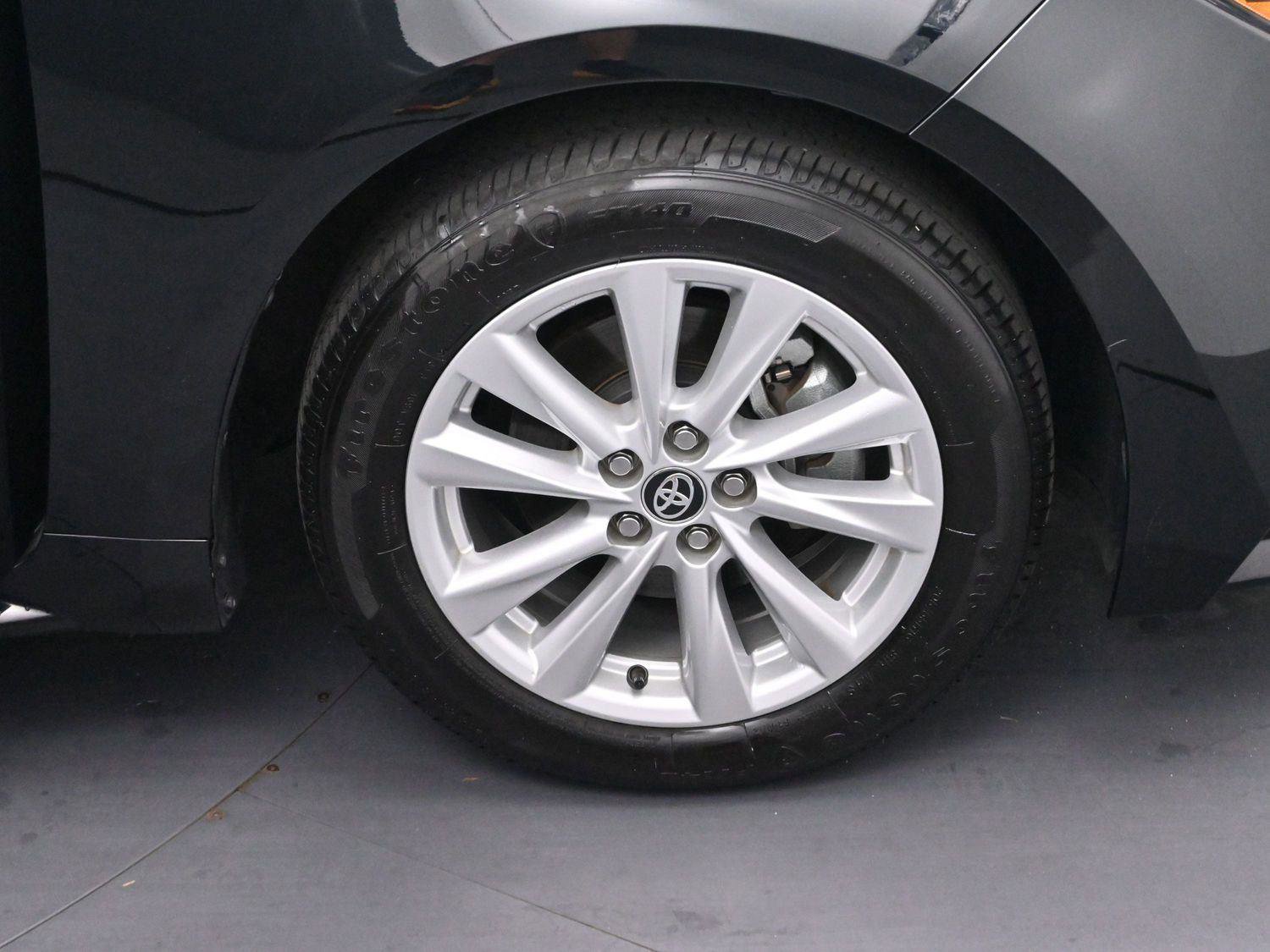 Used 2024 Toyota Corolla LE w/ LE Convenience Package image 28