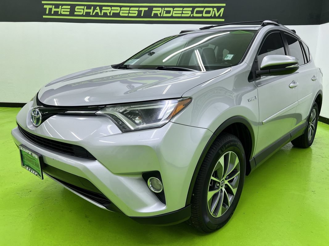 Used 2016 Toyota RAV4 XLE AWD/4WD image 5