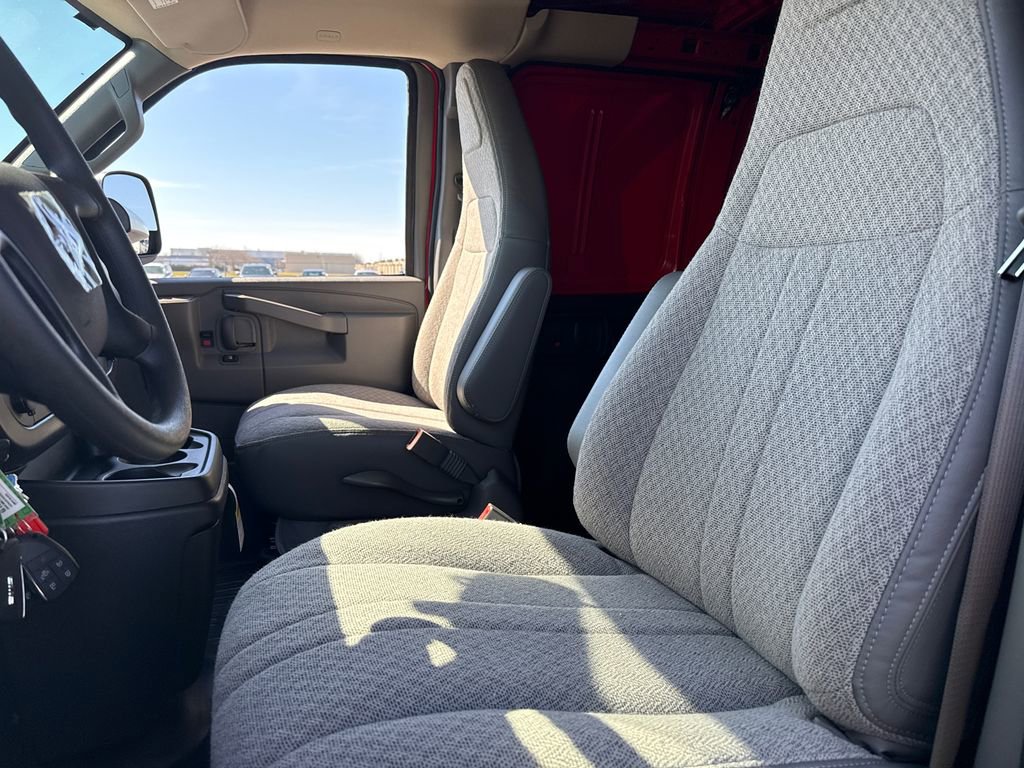 New 2026 GMC Savana 2500 image 13