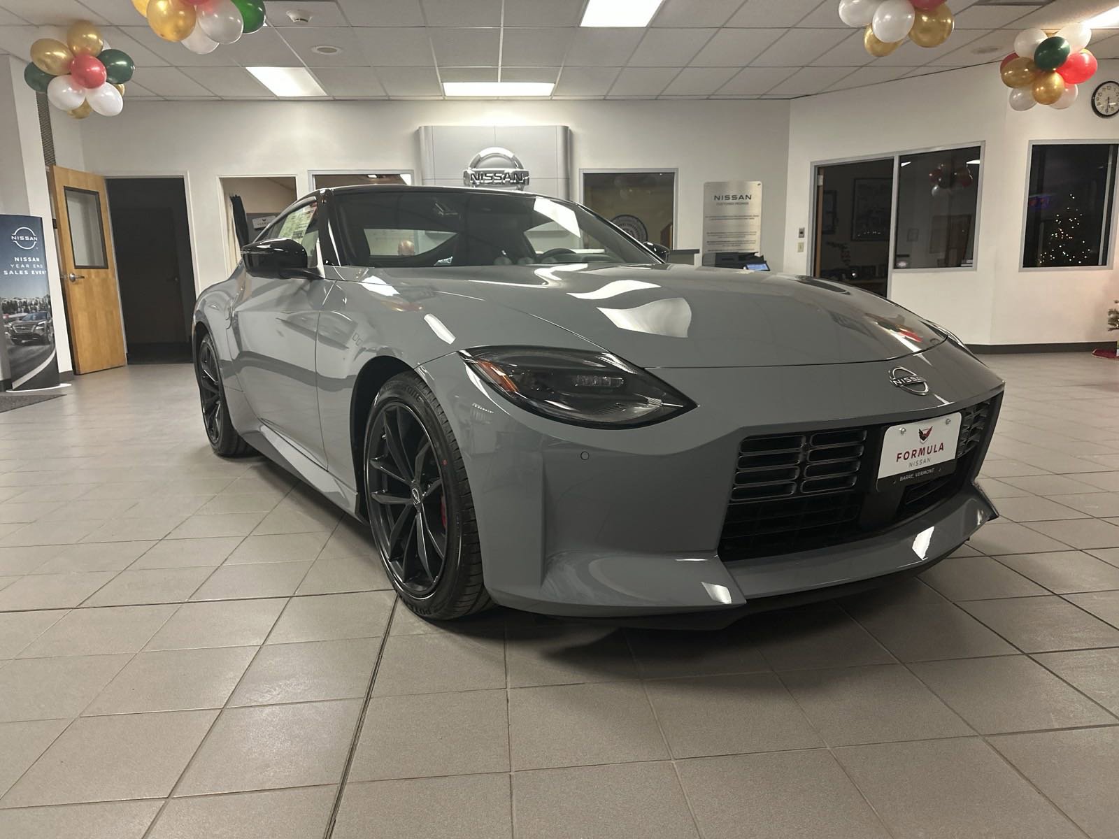 New 2024 Nissan Z Performance w/ Floor Mat Package