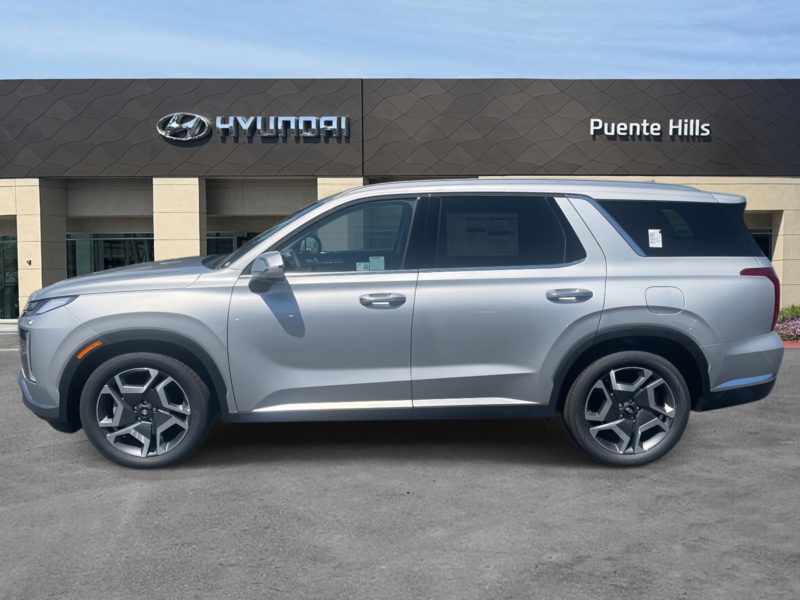New 2025 Hyundai Palisade Limited image 3