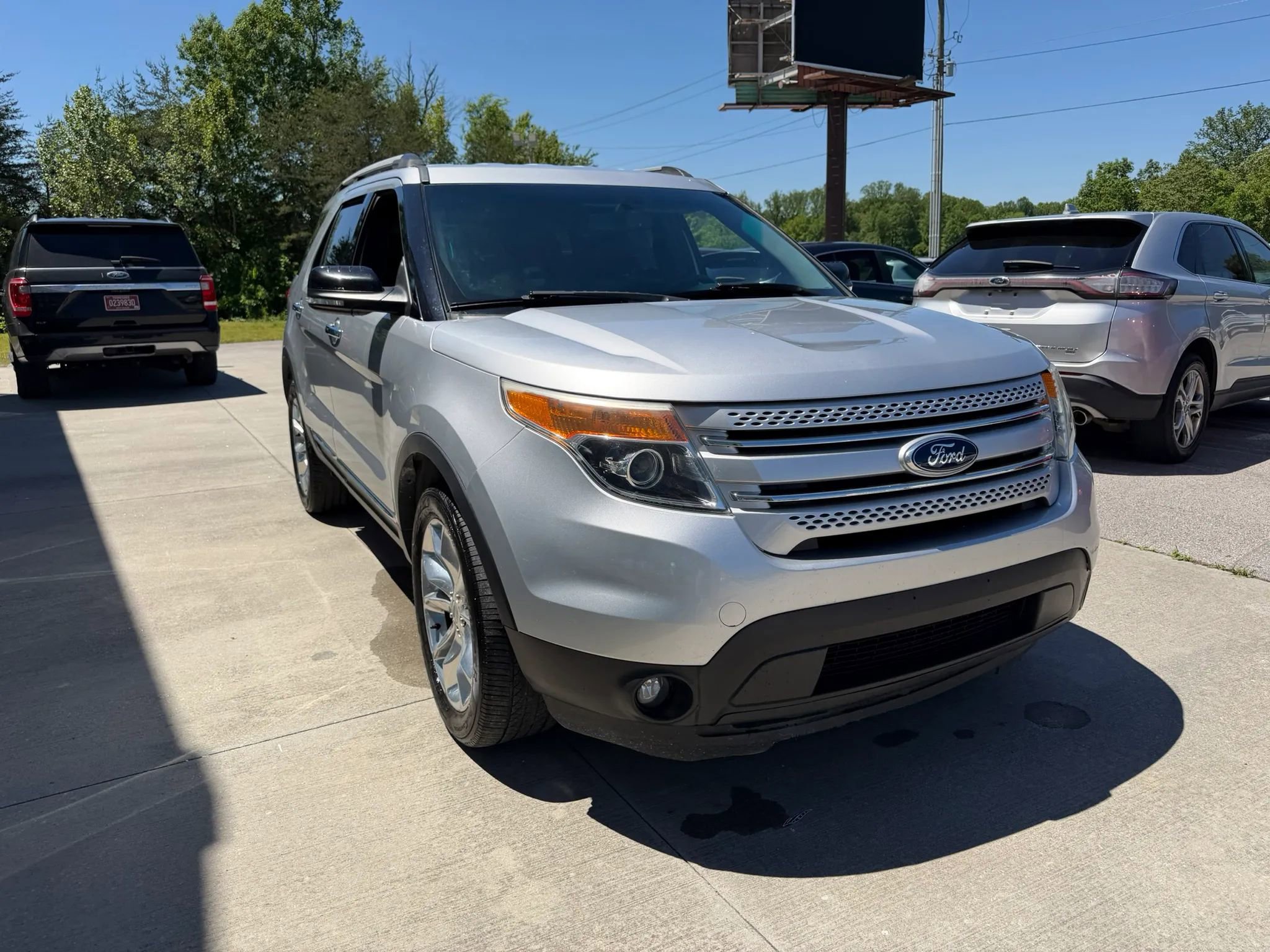 Used 2013 Ford Explorer XLT AWD/4WD image 26