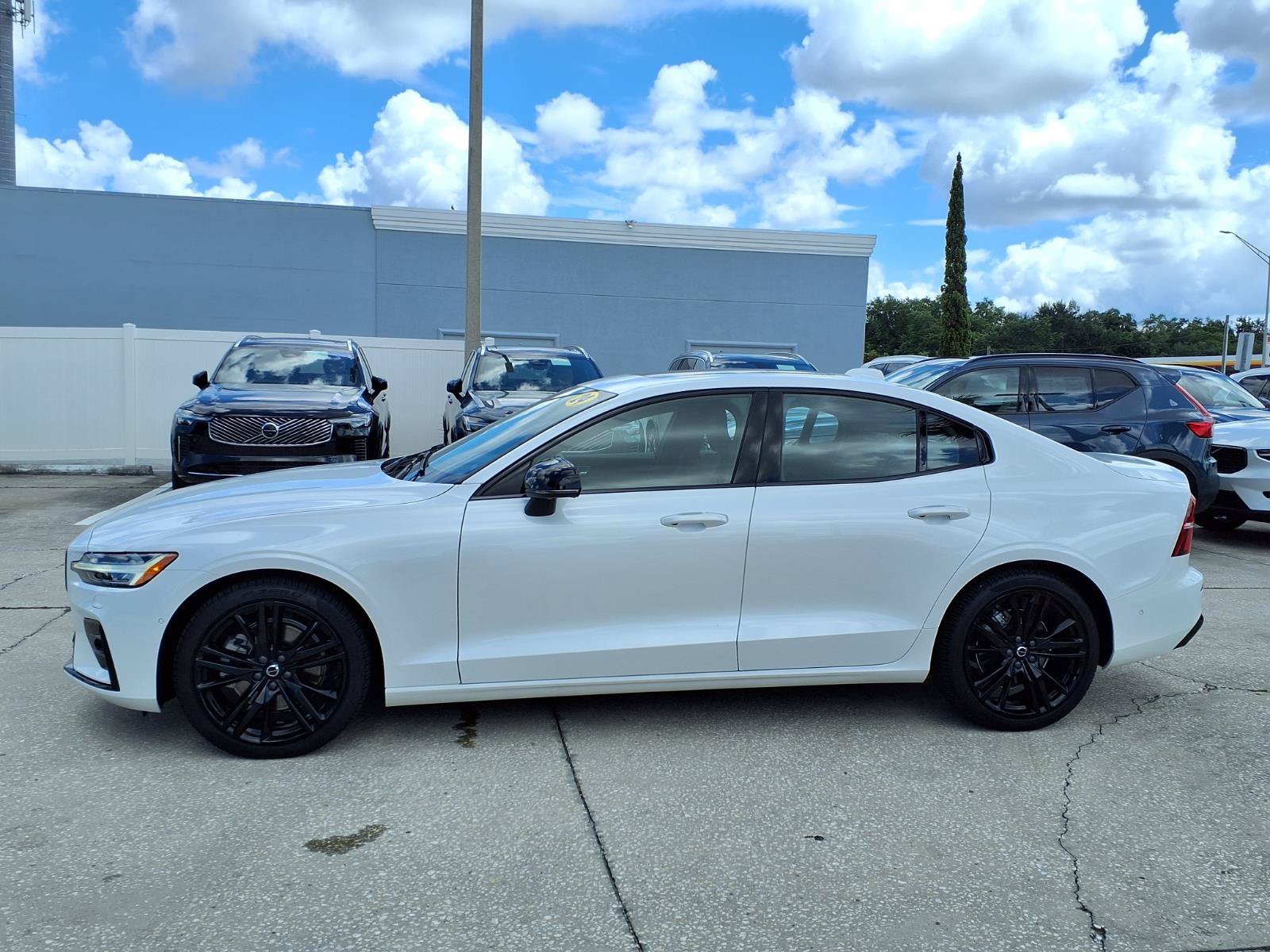 Certified 2024 Volvo S60 B5 Plus w/ Climate Package AWD/4WD image 4