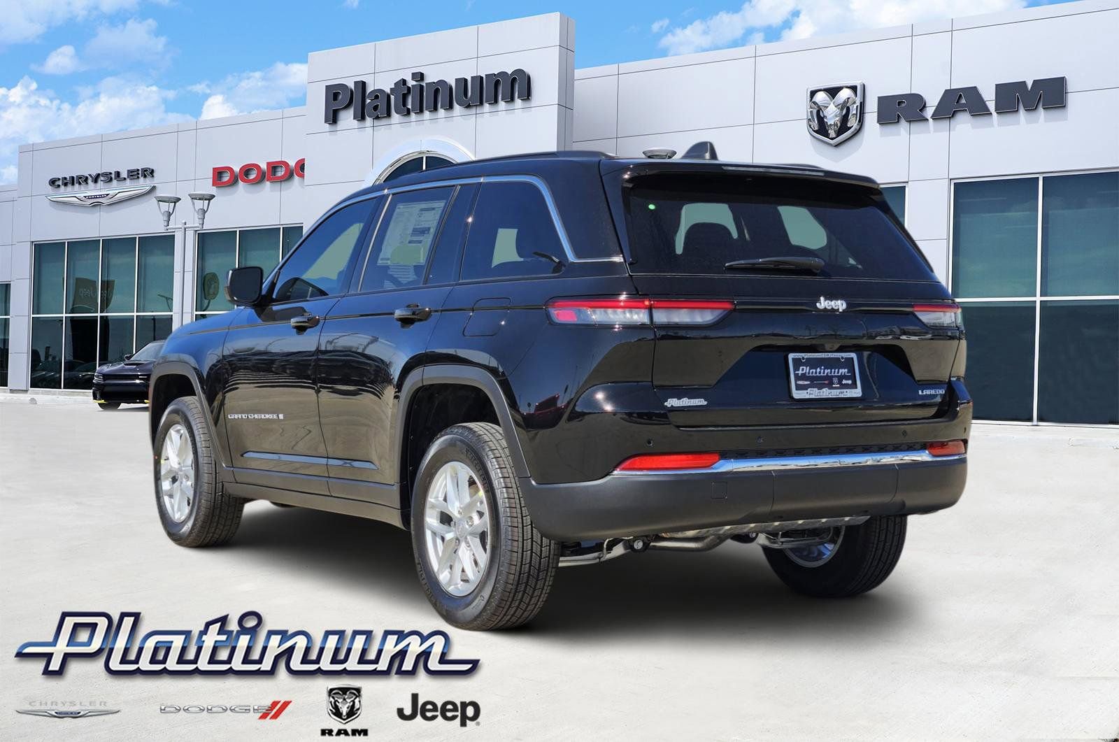 New 2026 Jeep Grand Cherokee Laredo RWD image 4