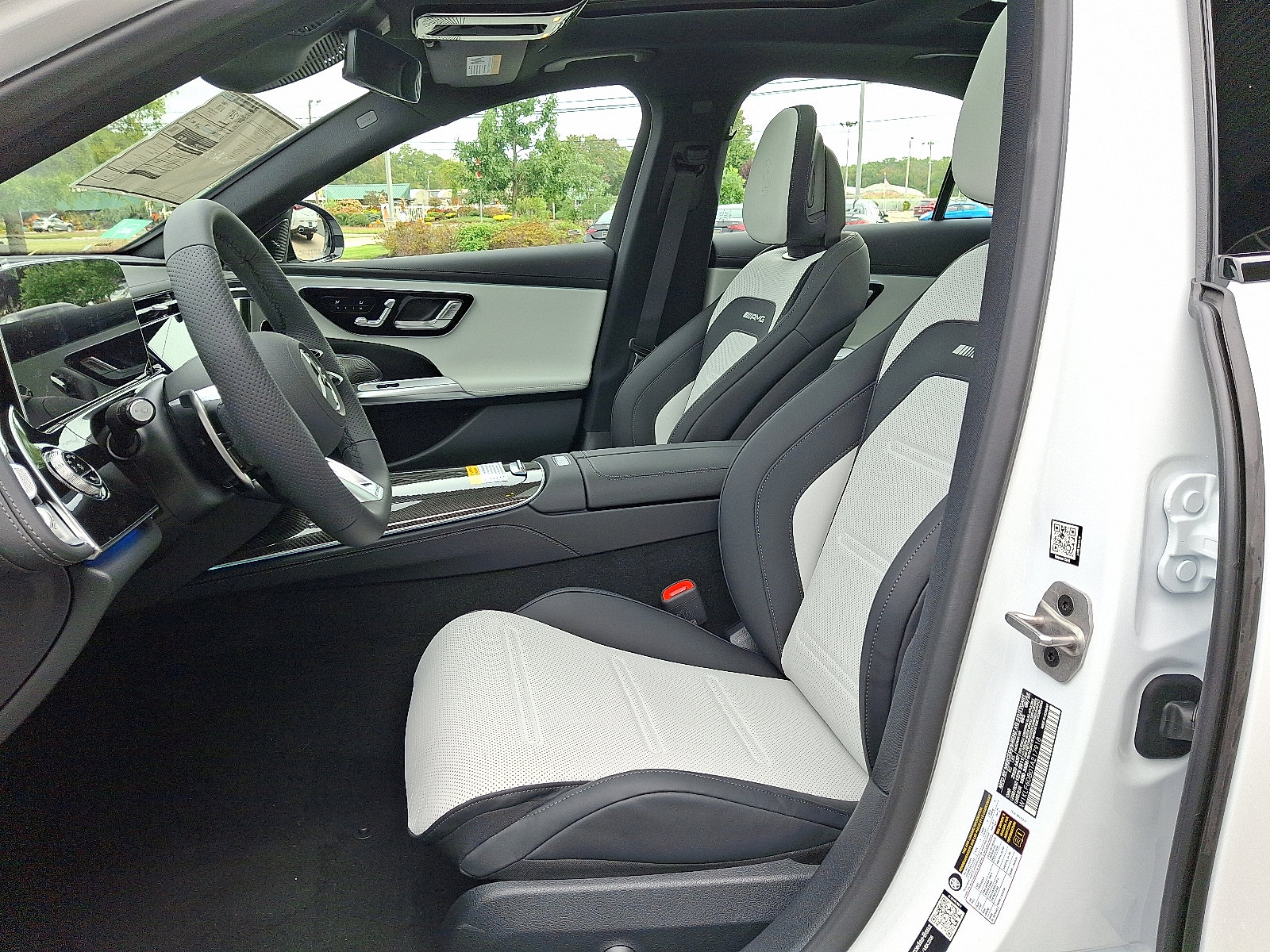 New 2026 Mercedes-Benz E 53 AMG e 4MATIC Sedan image 8